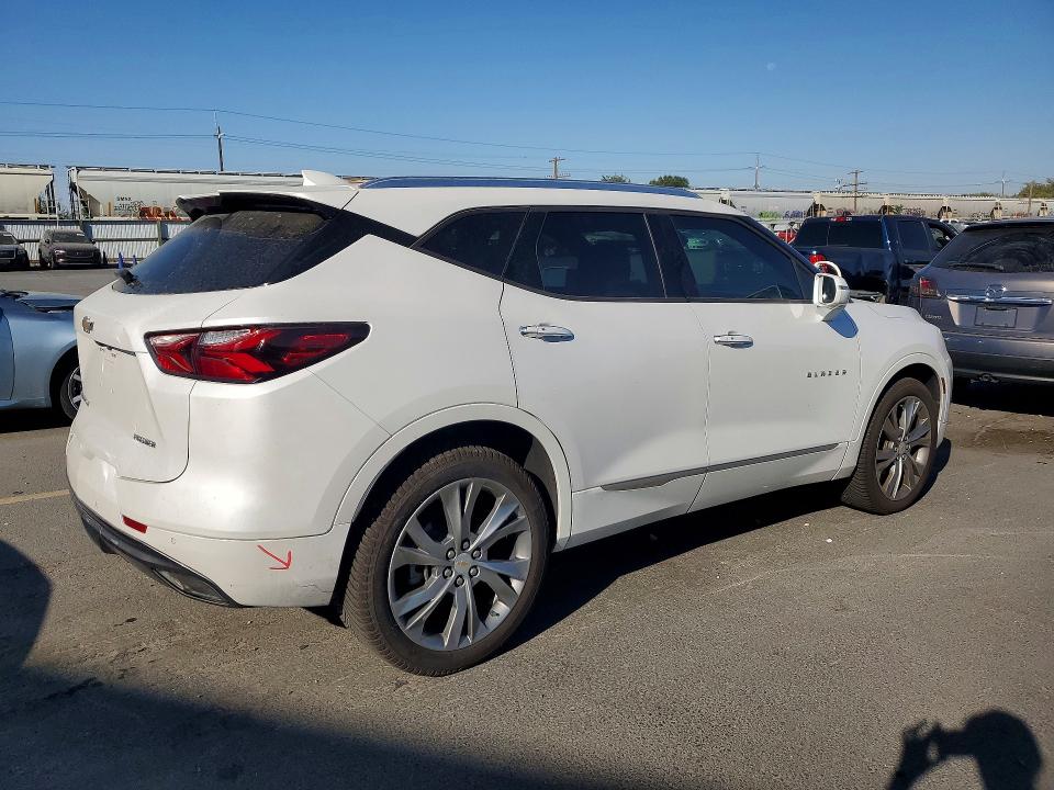 Photo 3 from auction – 2020 CHEVROLET BLAZER with VIN 3GNKBLRS8LS568350