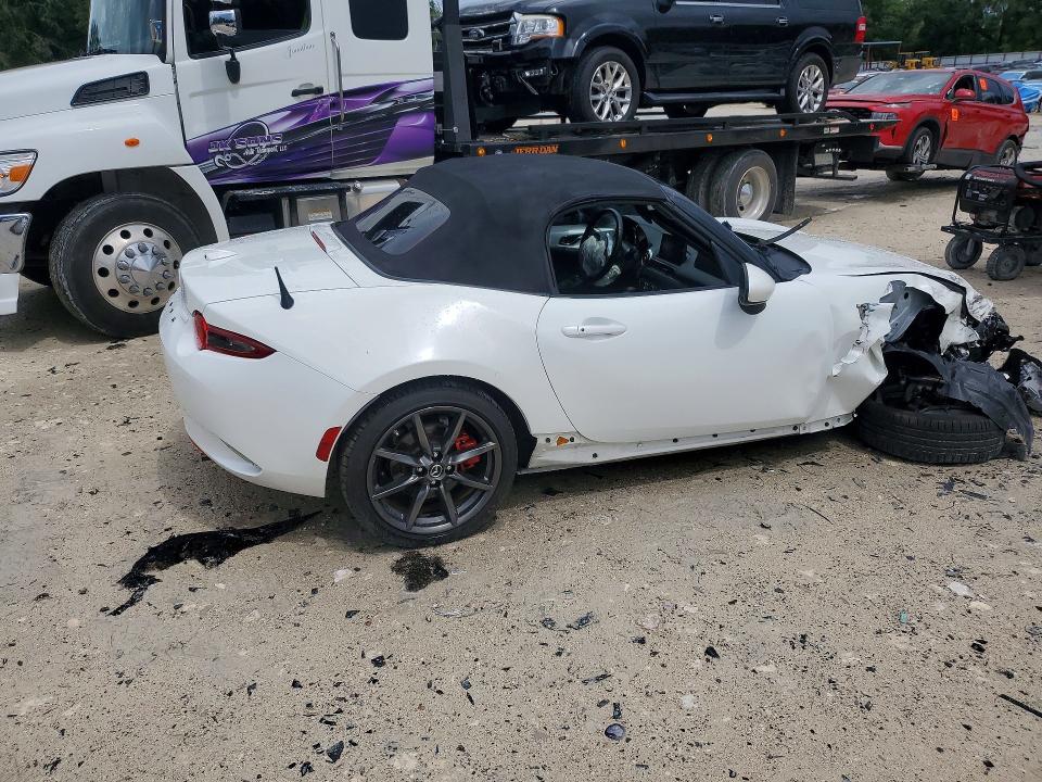 Photo 3 from auction – 2018 MAZDA MX-5 MIATA with VIN JM1NDAD74J0200839