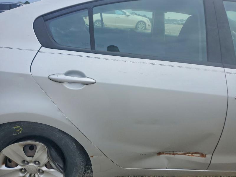 Photo 10 from auction – 2016 KIA FORTE with VIN KNAFK4A6XG5604342