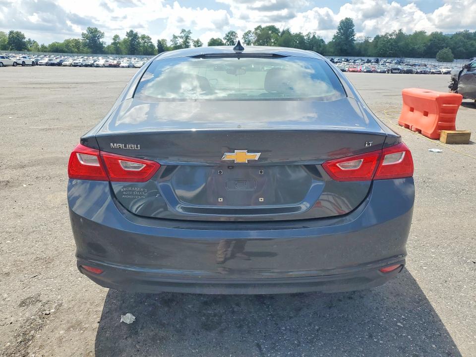 Photo 6 from auction – 2018 CHEVROLET MALIBU with VIN 1G1ZD5ST2JF132037