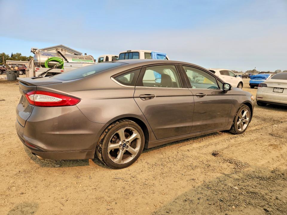 Photo 3 from auction – 2013 FORD FUSION with VIN 3FA6P0H71DR345427