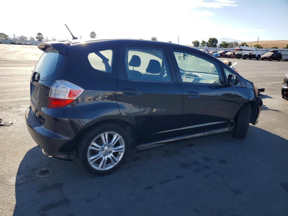 Photo 3 from auction – 2010 HONDA FIT with VIN JHMGE8H47AC031668