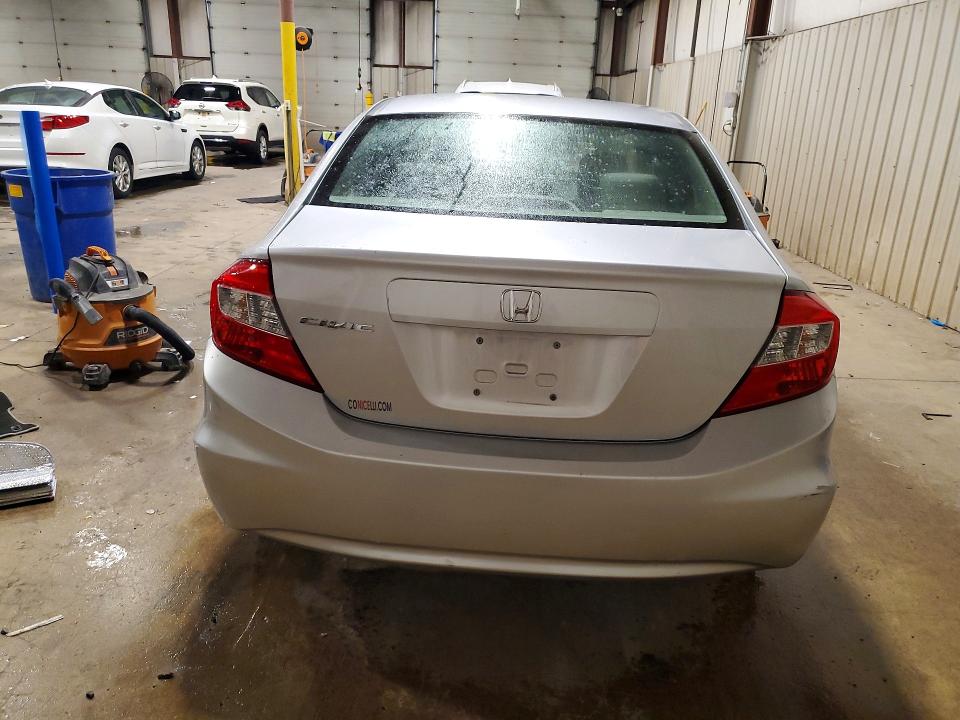 Photo 6 from auction – 2012 HONDA CIVIC with VIN 19XFB2F54CE388381