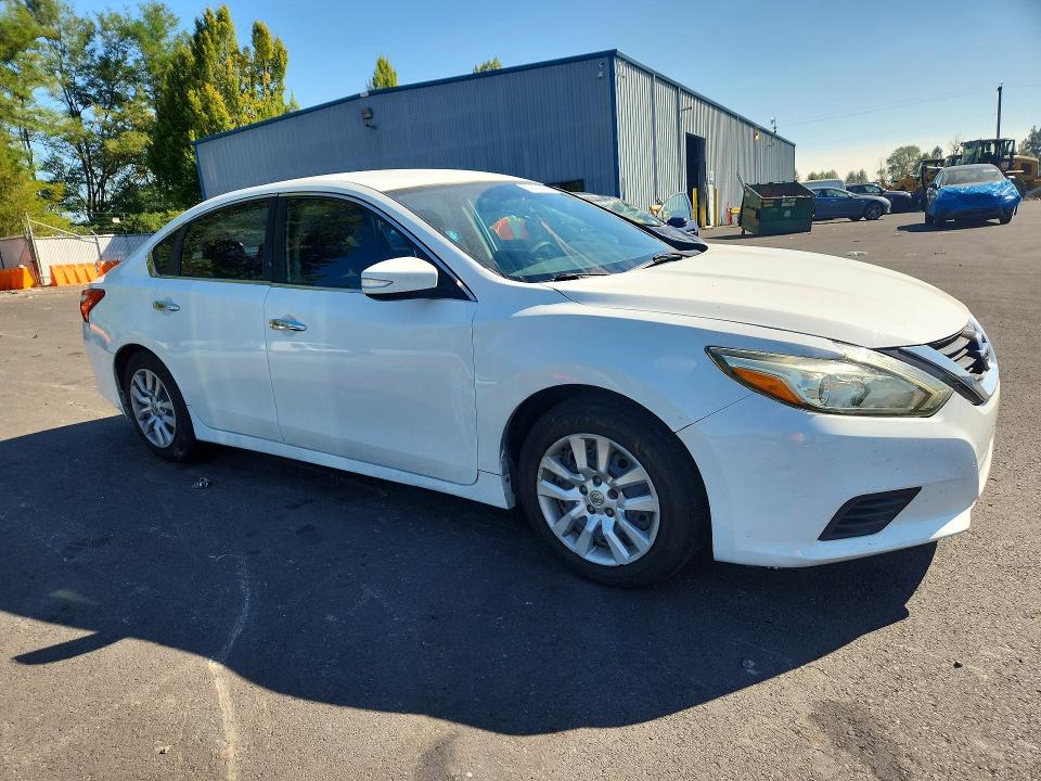 Photo 4 from auction – 2016 NISSAN ALTIMA with VIN 1N4AL3AP4GN317176