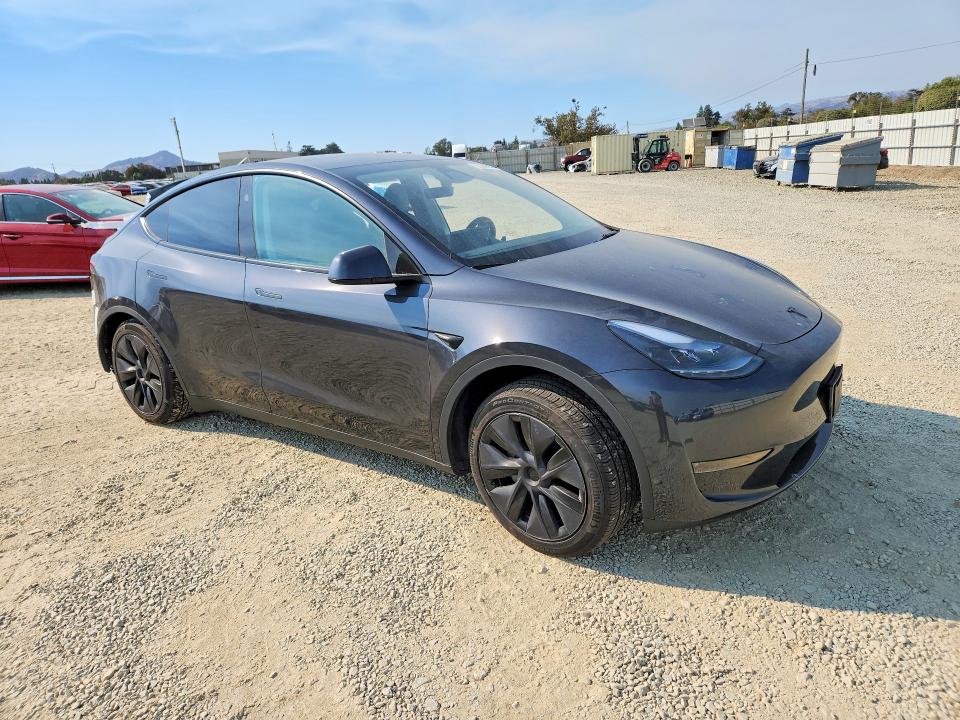 Photo 4 from auction – 2025 TESLA MODEL Y with VIN 7SAYGDED3SF317702