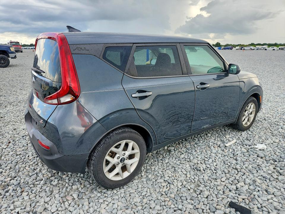 Photo 3 from auction – 2020 KIA SOUL with VIN KNDJ23AU3L7015265