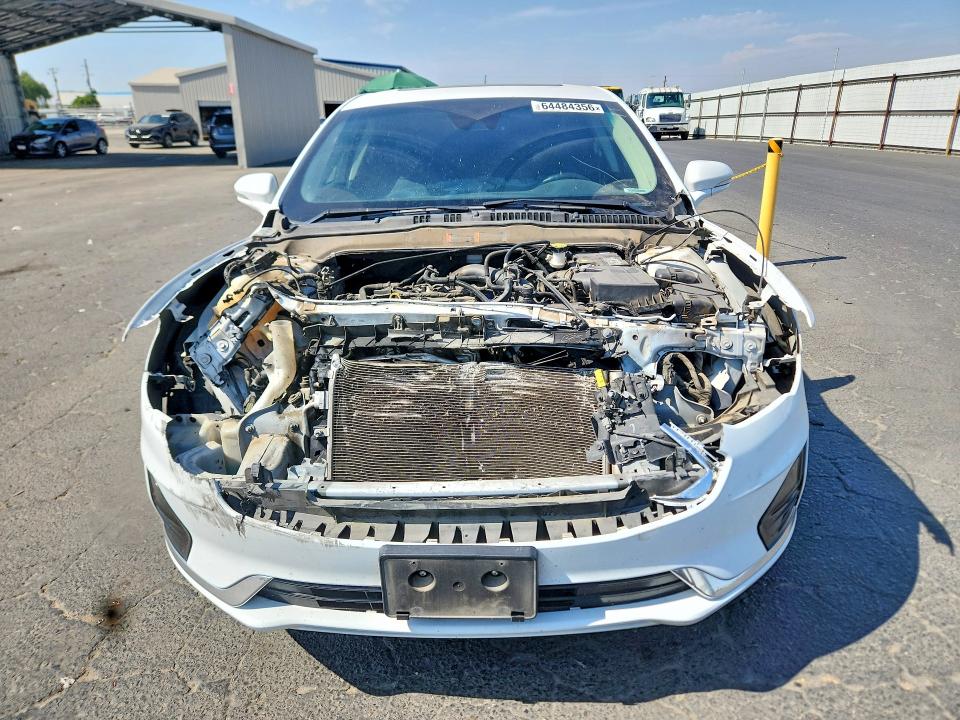 Photo 5 from auction – 2020 FORD FUSION with VIN 3FA6P0CD5LR131441