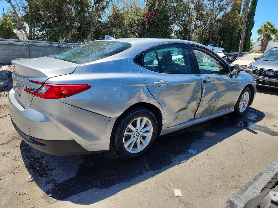 Zdjęcie 3 z aukcji – 2025 TOYOTA CAMRY z VIN 4T1DAACK5SU504231
