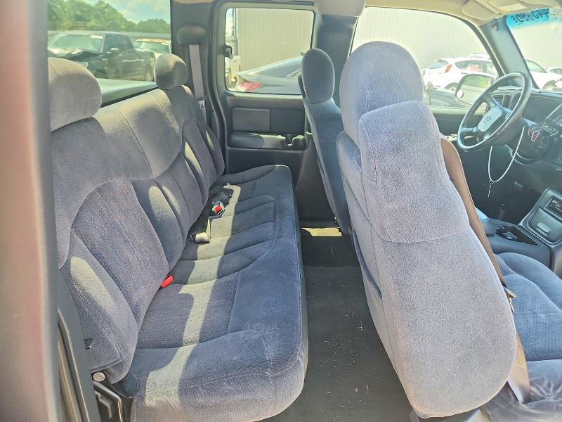 Photo 10 from auction – 2000 CHEVROLET SILVERADO with VIN 2GCEC19T3Y1353607