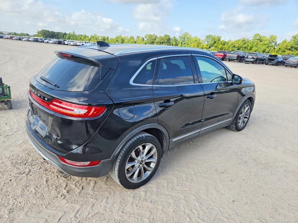 Photo 3 from auction – 2017 LINCOLN MKC with VIN 5LMCJ2C90HUL12719