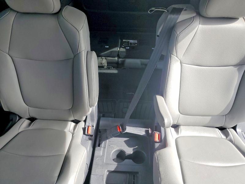 Photo 10 from auction – 2026 TOYOTA SIENNA with VIN 5TDYRKEC2TS293456