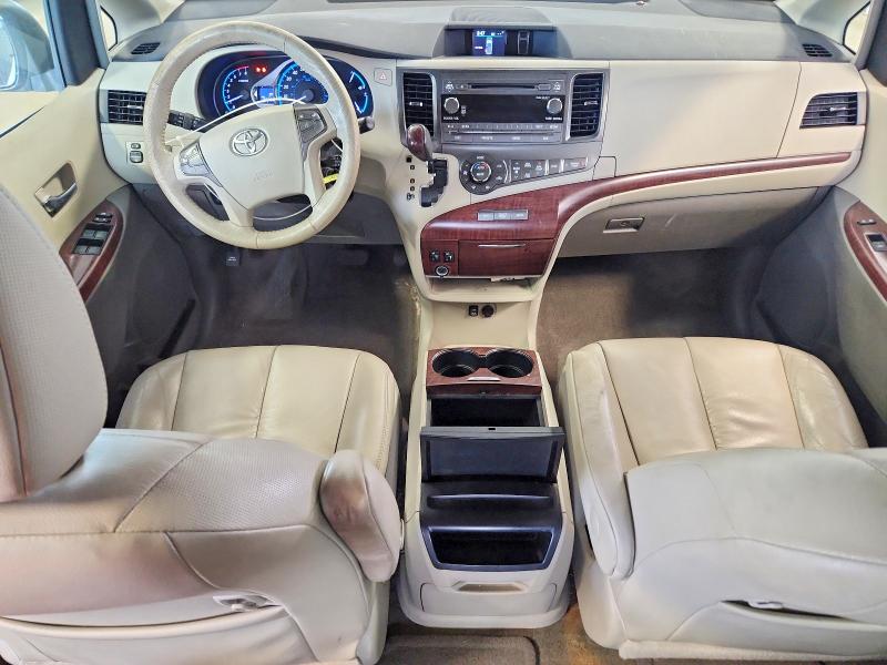 Photo 8 from auction – 2011 TOYOTA SIENNA with VIN 5TDYK3DC0BS154727
