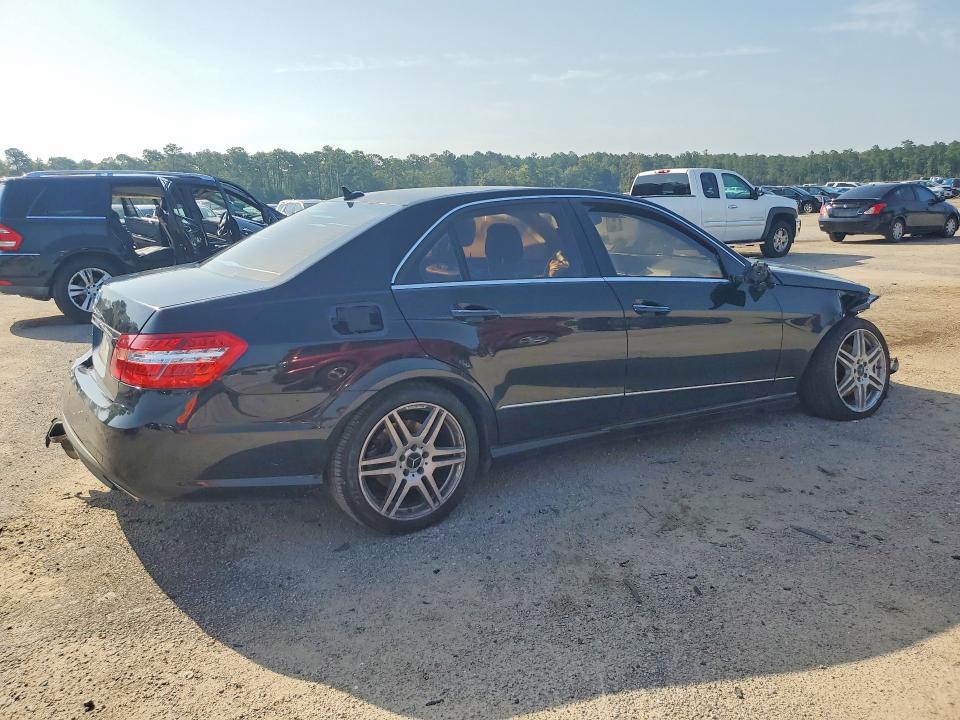 Photo 3 from auction – 2010 MERCEDES-BENZ E with VIN WDDHF5GB8AA044366