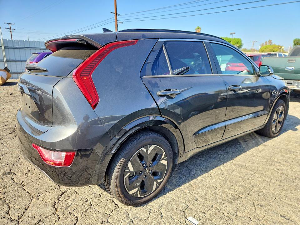 Photo 3 from auction – 2023 KIA NIRO with VIN KNDCR3L16P5028388