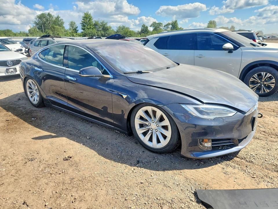 Photo 4 from auction – 2017 TESLA MODEL S with VIN 5YJSA1E28HF222255