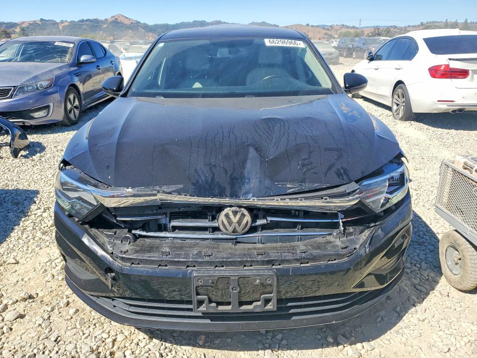 Photo 5 from auction – 2019 VOLKSWAGEN JETTA with VIN 3VWC57BU0KM210134