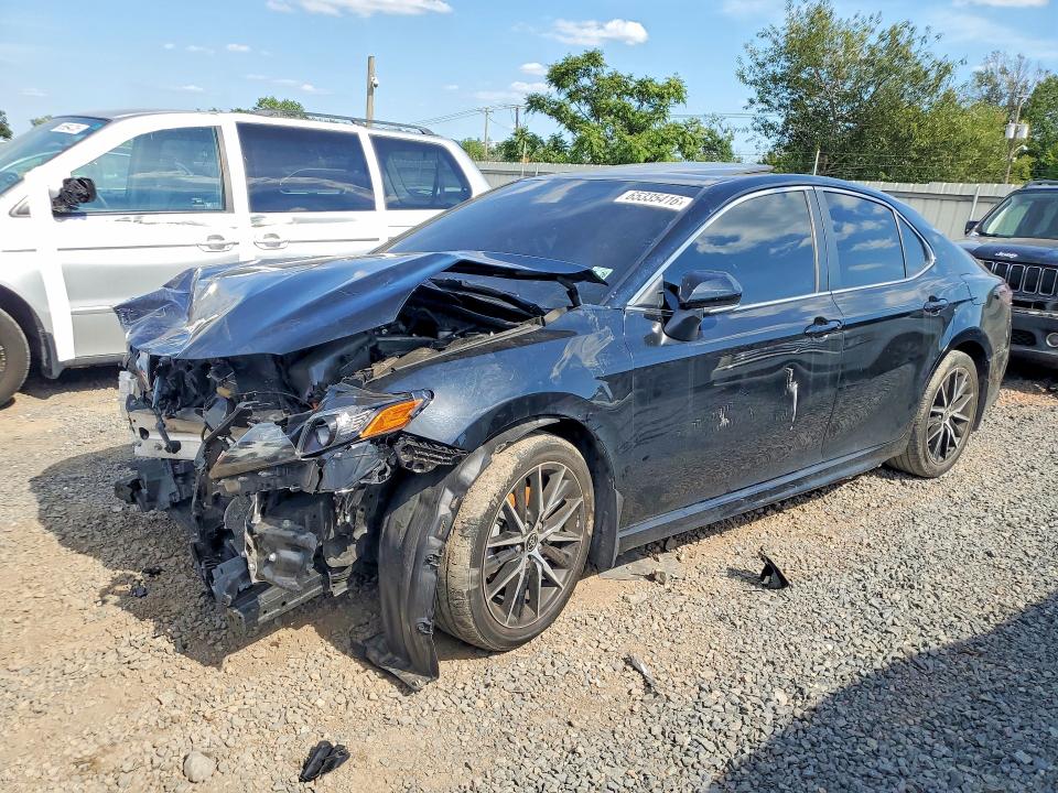 TOYOTA CAMRY 2021 с VIN 4T1T11AK9MU581914 - Снимка от търг