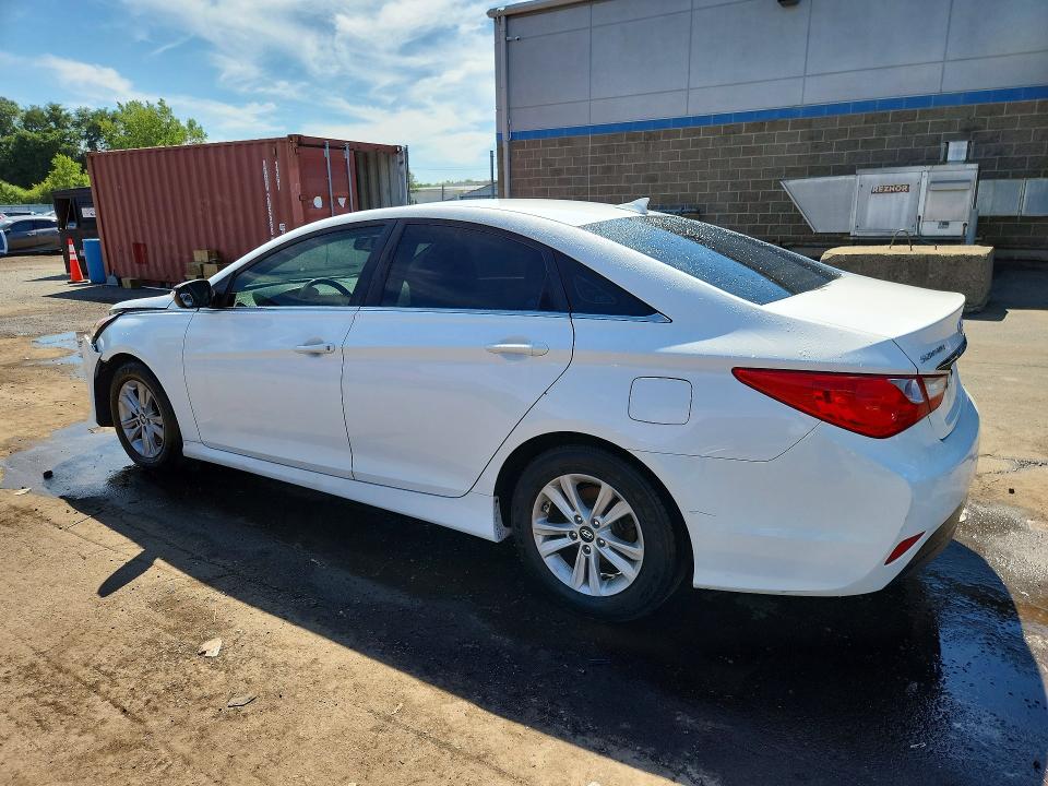 Photo 2 from auction – 2014 HYUNDAI SONATA with VIN 5NPEB4AC1EH906863