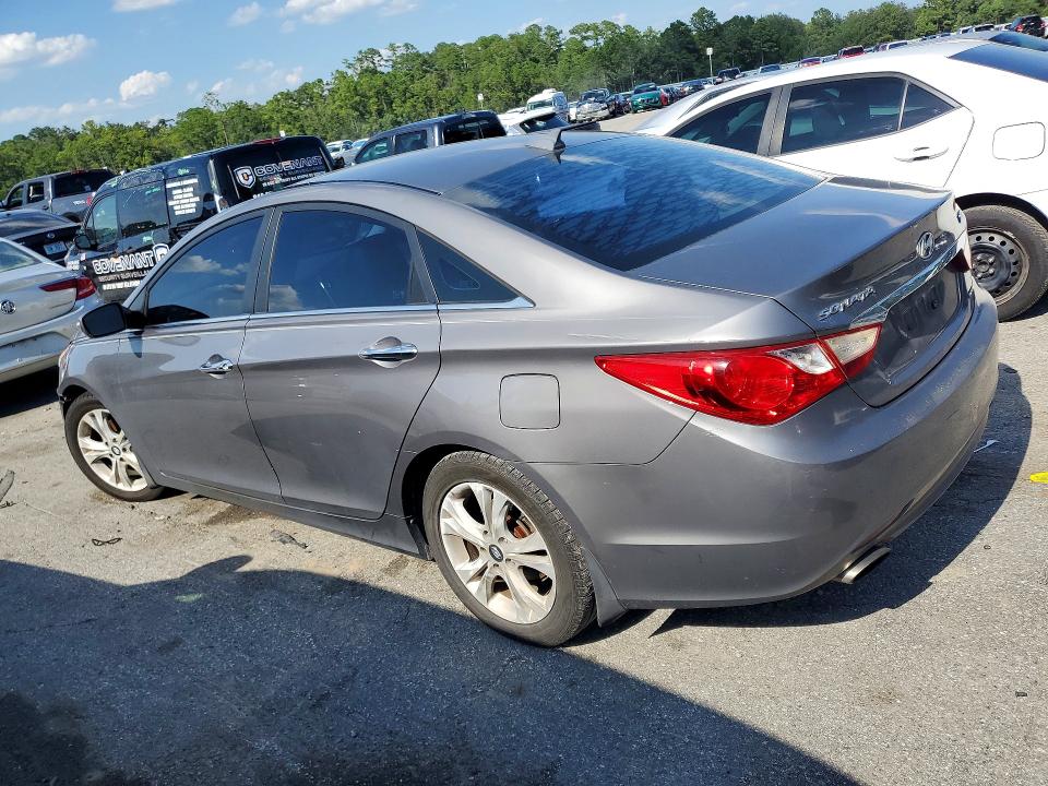 Photo 2 from auction – 2011 HYUNDAI SONATA with VIN 5NPEC4AB7BH304100