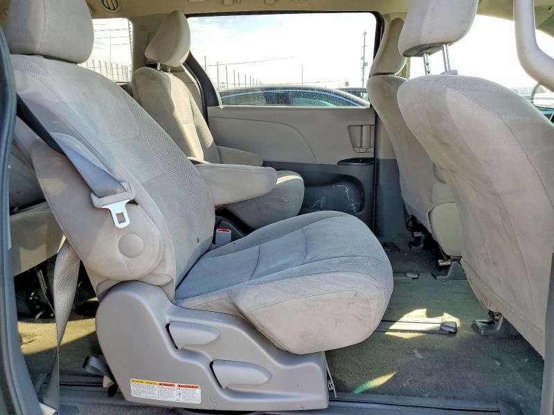 Photo 11 from auction – 2017 TOYOTA SIENNA with VIN 5TDZZ3DC9HS770225