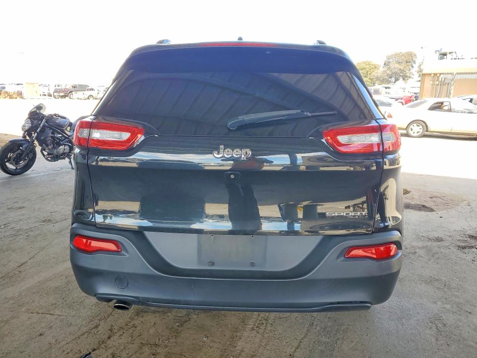 Photo 6 from auction – 2016 JEEP CHEROKEE with VIN 1C4PJLAB5GW288098