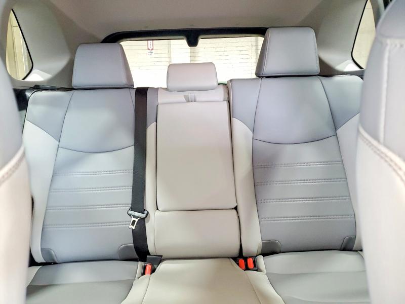 Photo 10 from auction – 2019 TOYOTA RAV4 with VIN 2T3DWRFV8KW028280