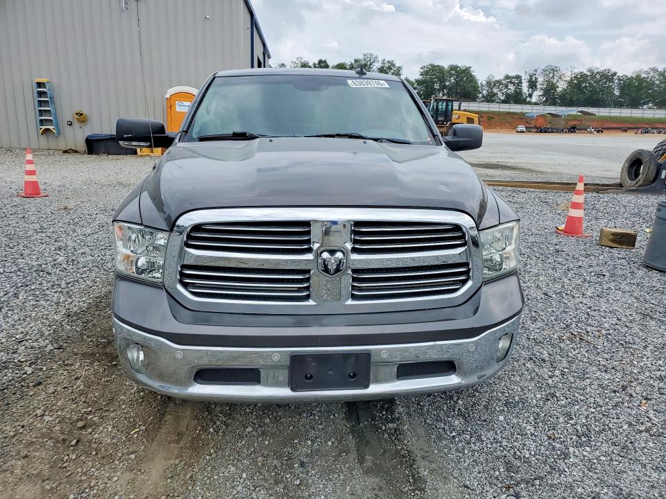 Photo 5 from auction – 2017 RAM 1500 with VIN 3C6RR6LT5HG521400
