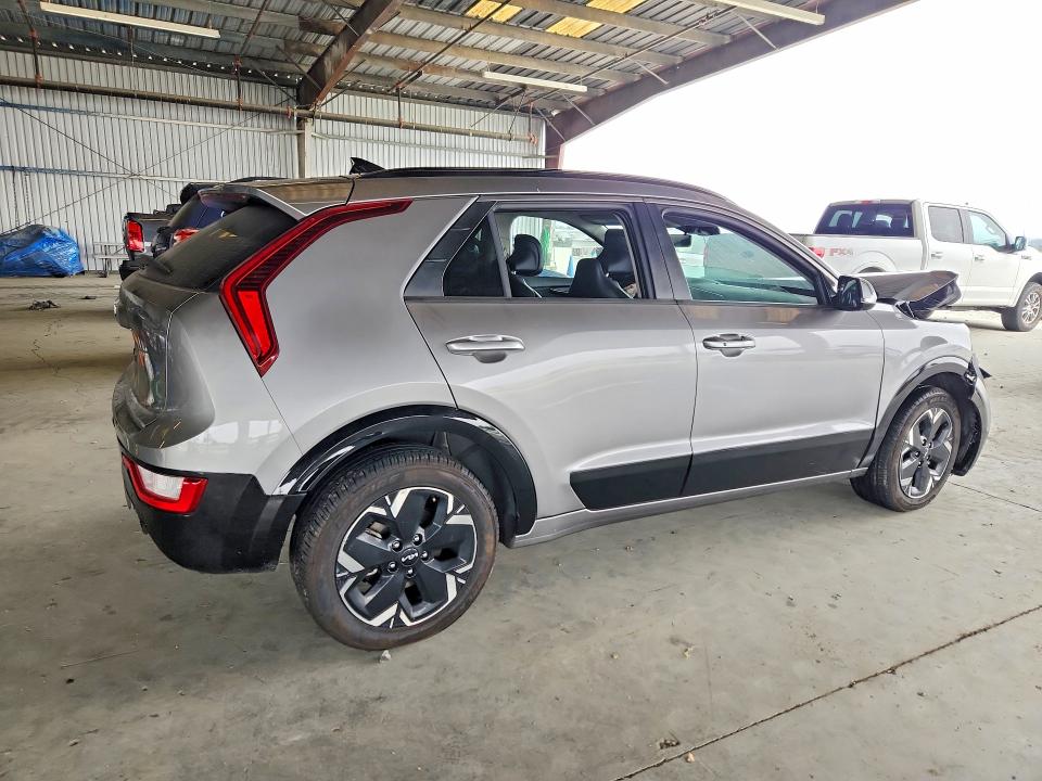 Photo 3 from auction – 2023 KIA NIRO with VIN KNDCR3L13P5028882