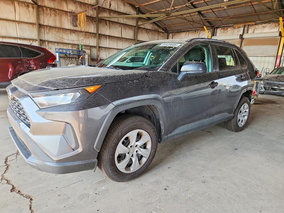 TOYOTA RAV4 2021 مع رقم تعريف المركبة 2T3F1RFV1MC178100 - صورة من المزاد