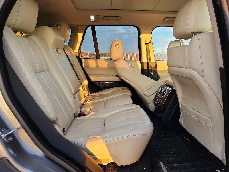 Photo 10 from auction – 2017 LAND ROVER RANGE ROVER with VIN SALGS2FV0HA328055