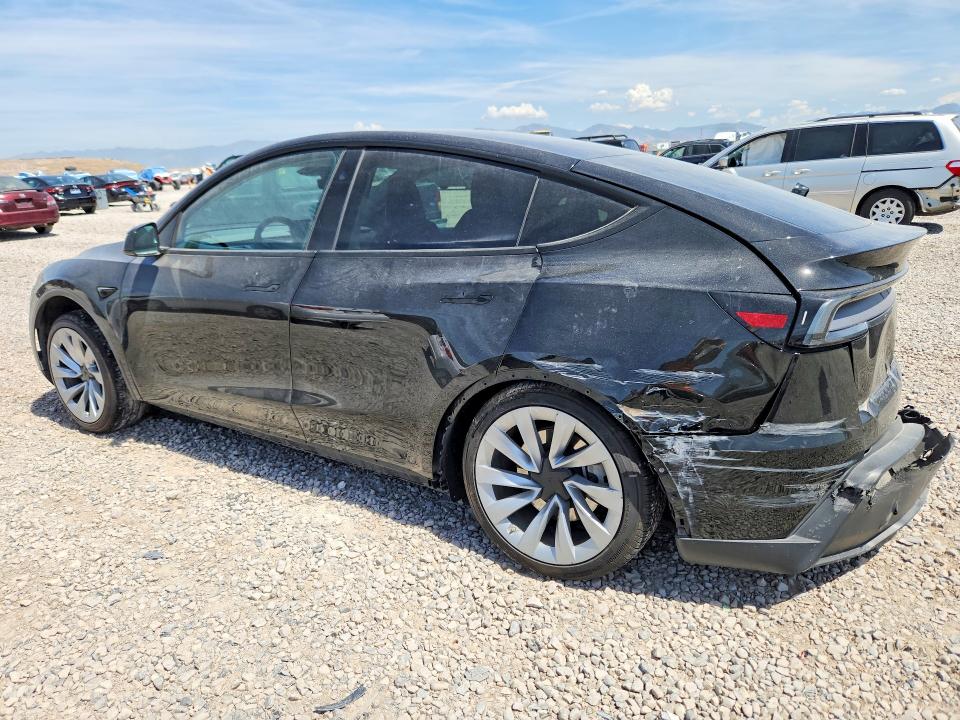 Фото 2 с аукциона – 2026 TESLA MODEL Y с VIN 7SAYGDEE5TF370458