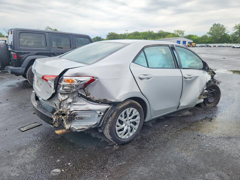 Photo 3 from auction – 2019 TOYOTA COROLLA with VIN 2T1BURHE8KC244585