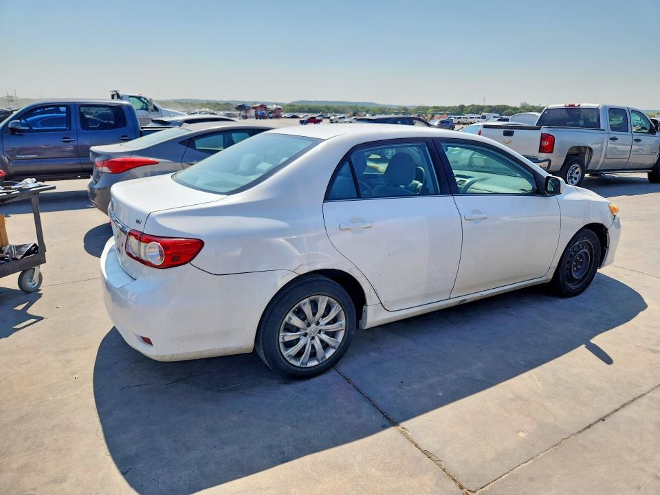 Photo 3 from auction – 2013 TOYOTA COROLLA with VIN 2T1BU4EE2DC976396