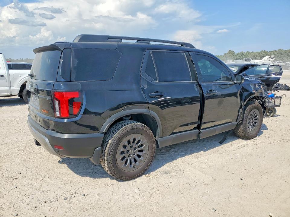 Photo 3 from auction – 2026 HONDA PASSPORT with VIN 5FNYF9H52TB030063