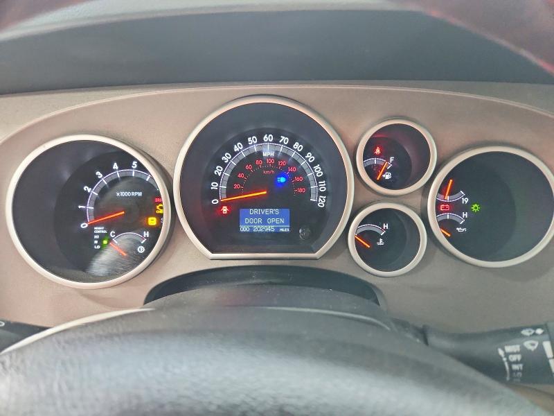 Photo 9 from auction – 2013 TOYOTA SEQUOIA with VIN 5TDDW5G10DS084576