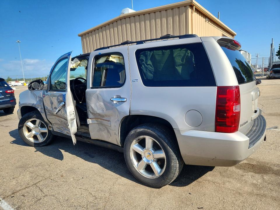 Снимка 2 от търг – 2007 CHEVROLET TAHOE с VIN 1GNFK13007J384105