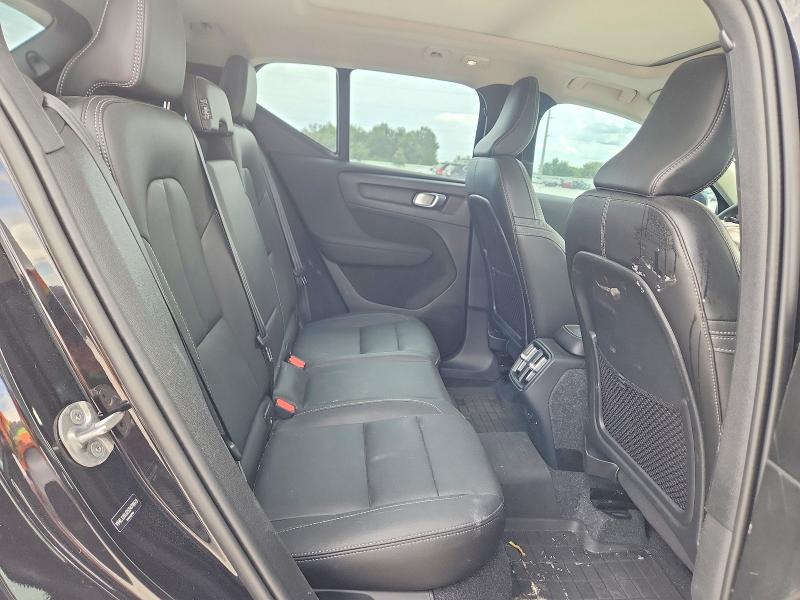 Photo 10 from auction – 2025 VOLVO XC40 with VIN YV4L12UJ2S2479373