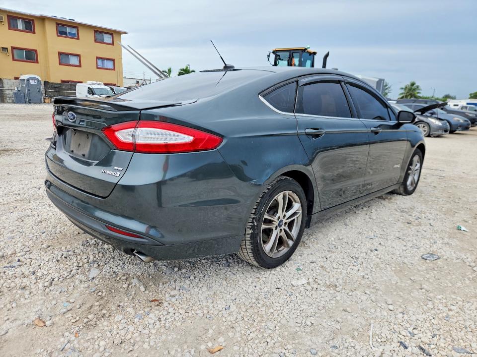 Photo 3 from auction – 2015 FORD FUSION with VIN 3FA6P0LU0FR185718