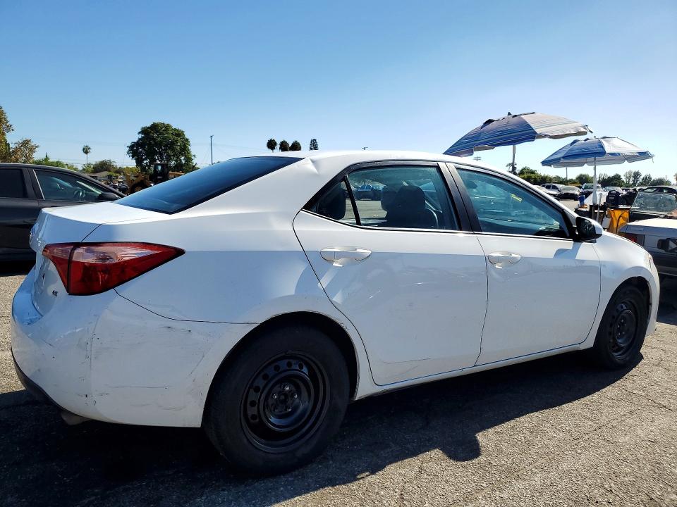 Photo 3 from auction – 2018 TOYOTA COROLLA with VIN 5YFBURHE9JP792254