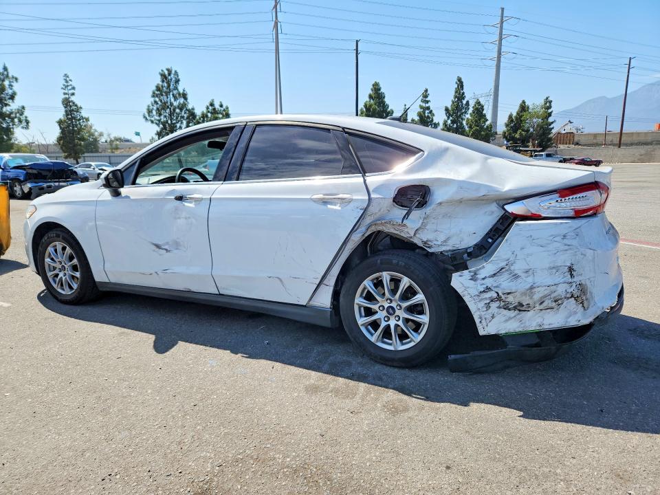 Photo 2 from auction – 2016 FORD FUSION with VIN 3FA6P0G73GR126877