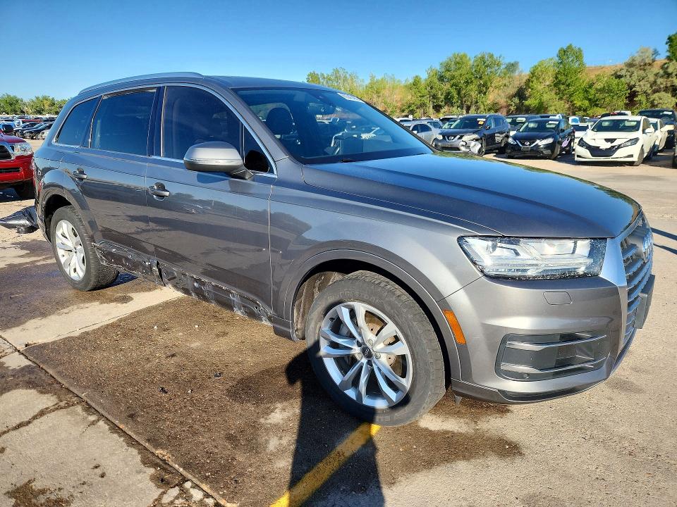 Photo 4 from auction – 2017 AUDI Q7 with VIN WA1LHAF7XHD049978