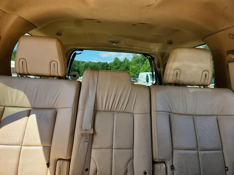 Photo 10 from auction – 2010 LINCOLN NAVIGATOR with VIN 5LMJJ2J54AEJ05323