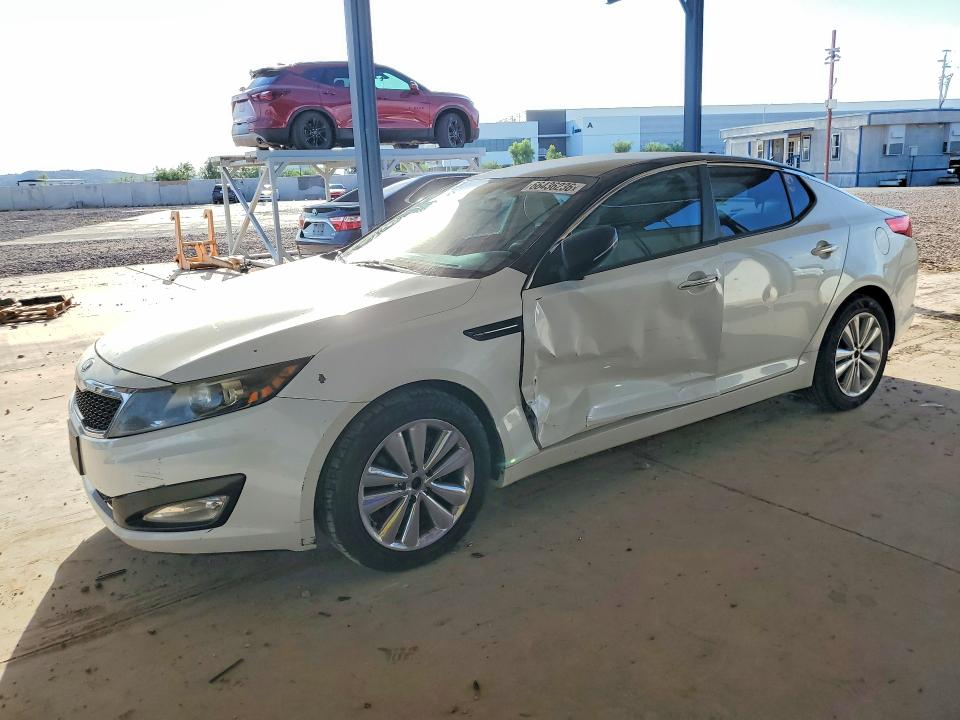 KIA OPTIMA 2013 مع رقم تعريف المركبة 5XXGM4A78DG101121 - صورة من المزاد