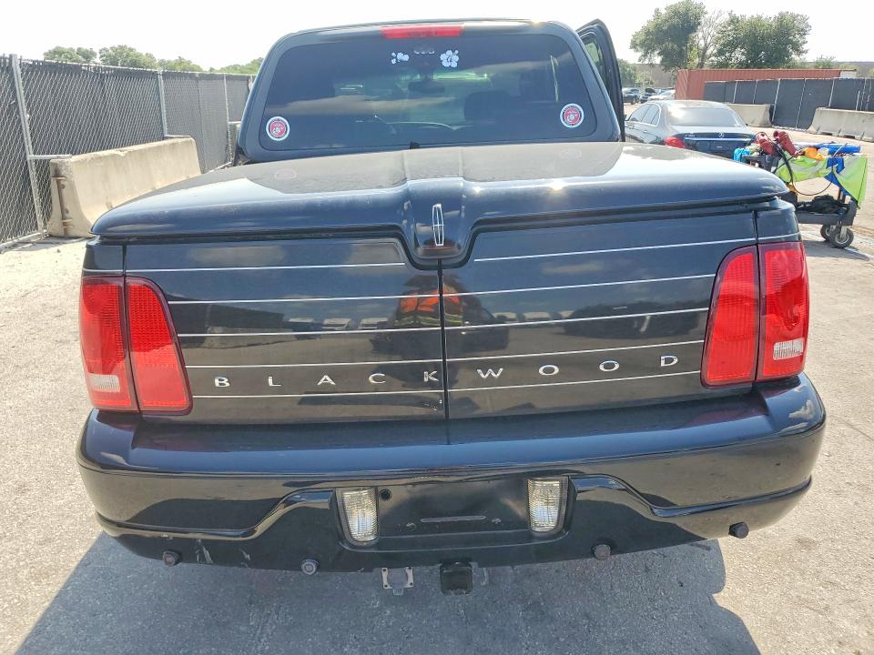 Photo 6 from auction – 2002 LINCOLN BLACKWOOD with VIN 5LTEW05A92KJ02813