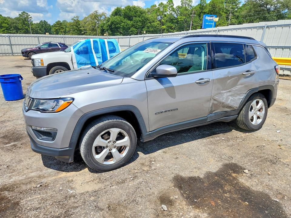 JEEP COMPASS 2018 with VIN 3C4NJDBBXJT161260 - Photo from auction