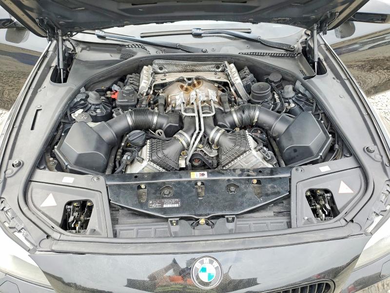 Photo 11 from auction – 2013 BMW M5 with VIN WBSFV9C53DC774134