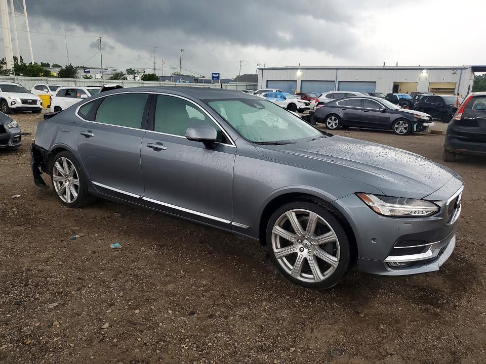 Photo 4 from auction – 2018 VOLVO S90 with VIN LVY992ML7JP028702