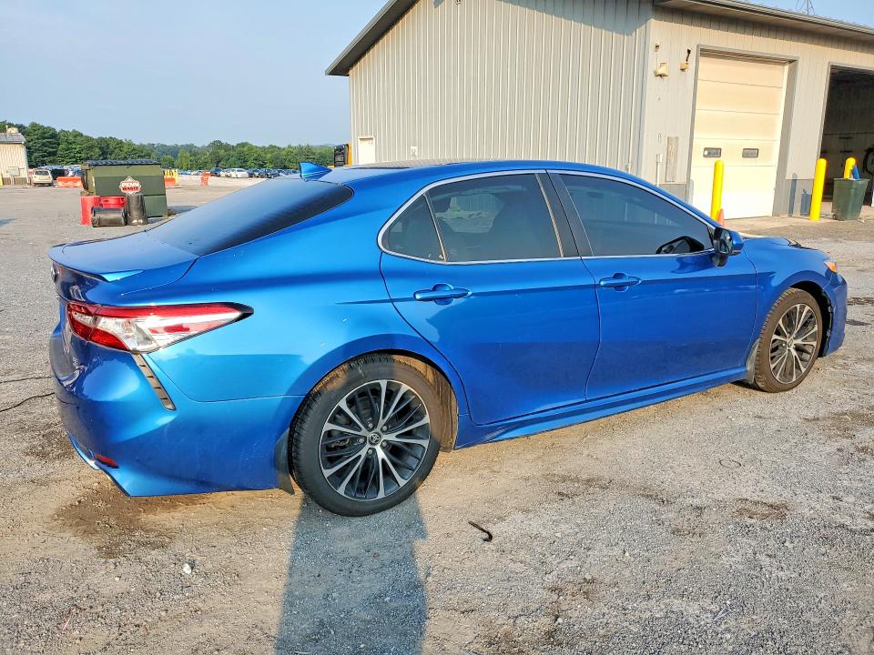 Photo 3 from auction – 2020 TOYOTA CAMRY with VIN 4T1G11BK5LU009589