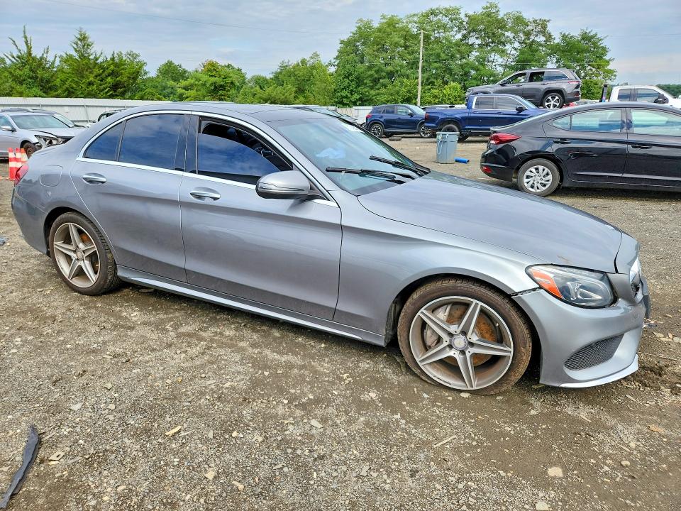 Photo 4 from auction – 2016 MERCEDES-BENZ C with VIN WDDWF4KB1GR172239