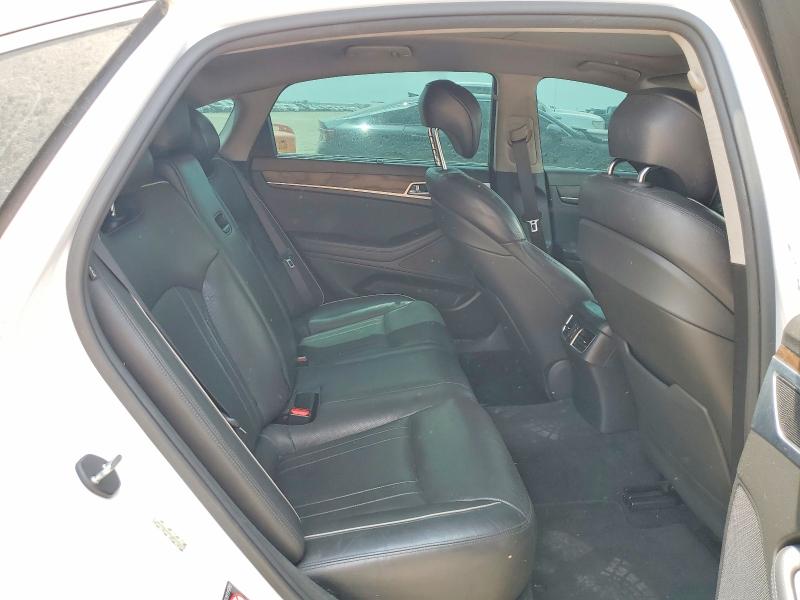 Photo 10 from auction – 2015 HYUNDAI GENESIS with VIN KMHGN4JF9FU054517